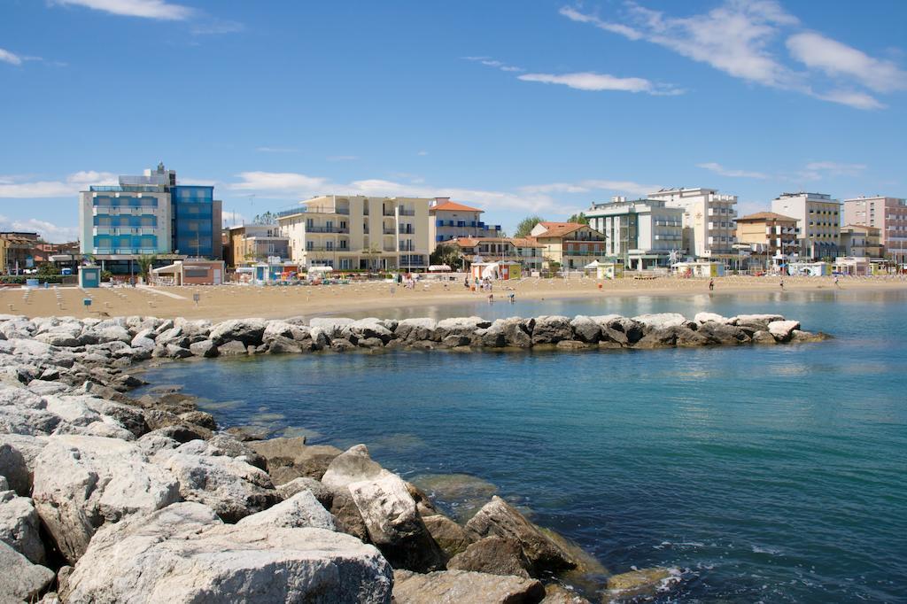 Hotel Villa Rossi Bellaria-Igea Marina Exteriör bild